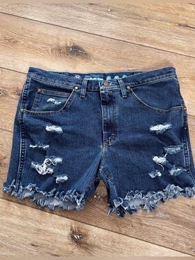 Wrangler Womens Size 36 Jean Shorts Western Retro Rodeo Cowboy Cut Denim Cutoffs